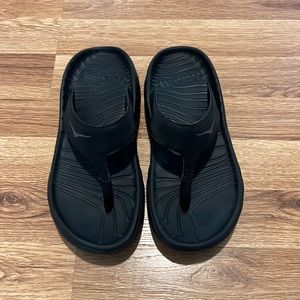 Hoka Ora Recovery Flip Women's Size 7